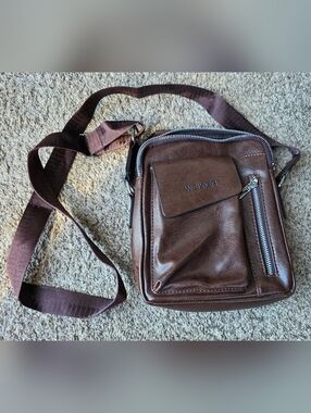 Wexier Brown Men’s Leather Messenger Bag with Front Pocket